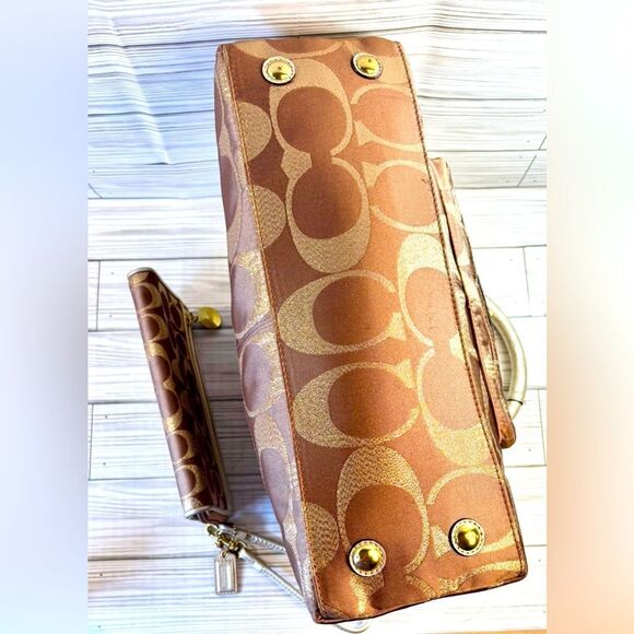 012-Coach:F15690 Hampton Gold and Brown Satchel and Wallet Signature C Set - Picture 8 of 15